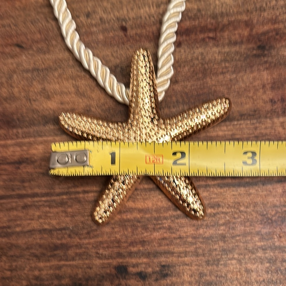 NWT ETTIKA Starfish Statement Pendant Necklace, 18k Gold Plated - Picture 7 of 7